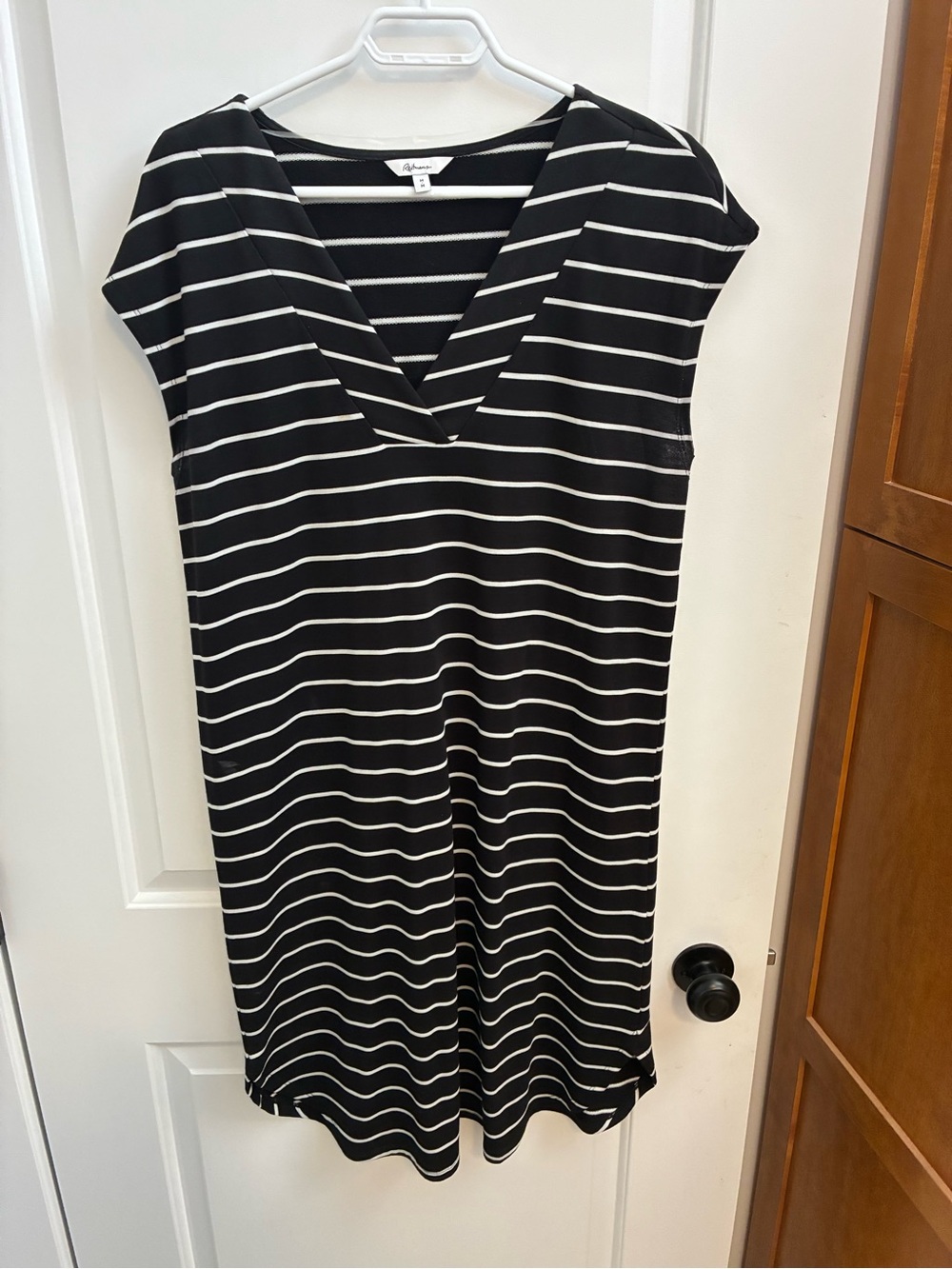 Reitmans Black and White Striped V-Neck Casual Dress